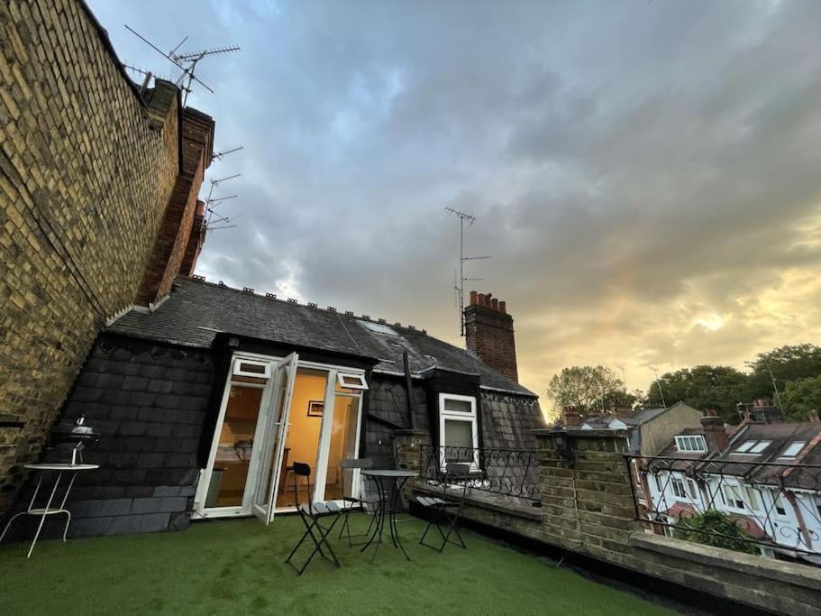 Spacious Two Bedroom Flat In Prestigious Highgate. Londen Buitenkant foto